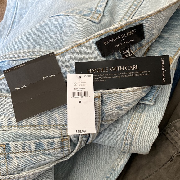 Banana Republic curvy straight light wash jeans - Picture 8 of 8